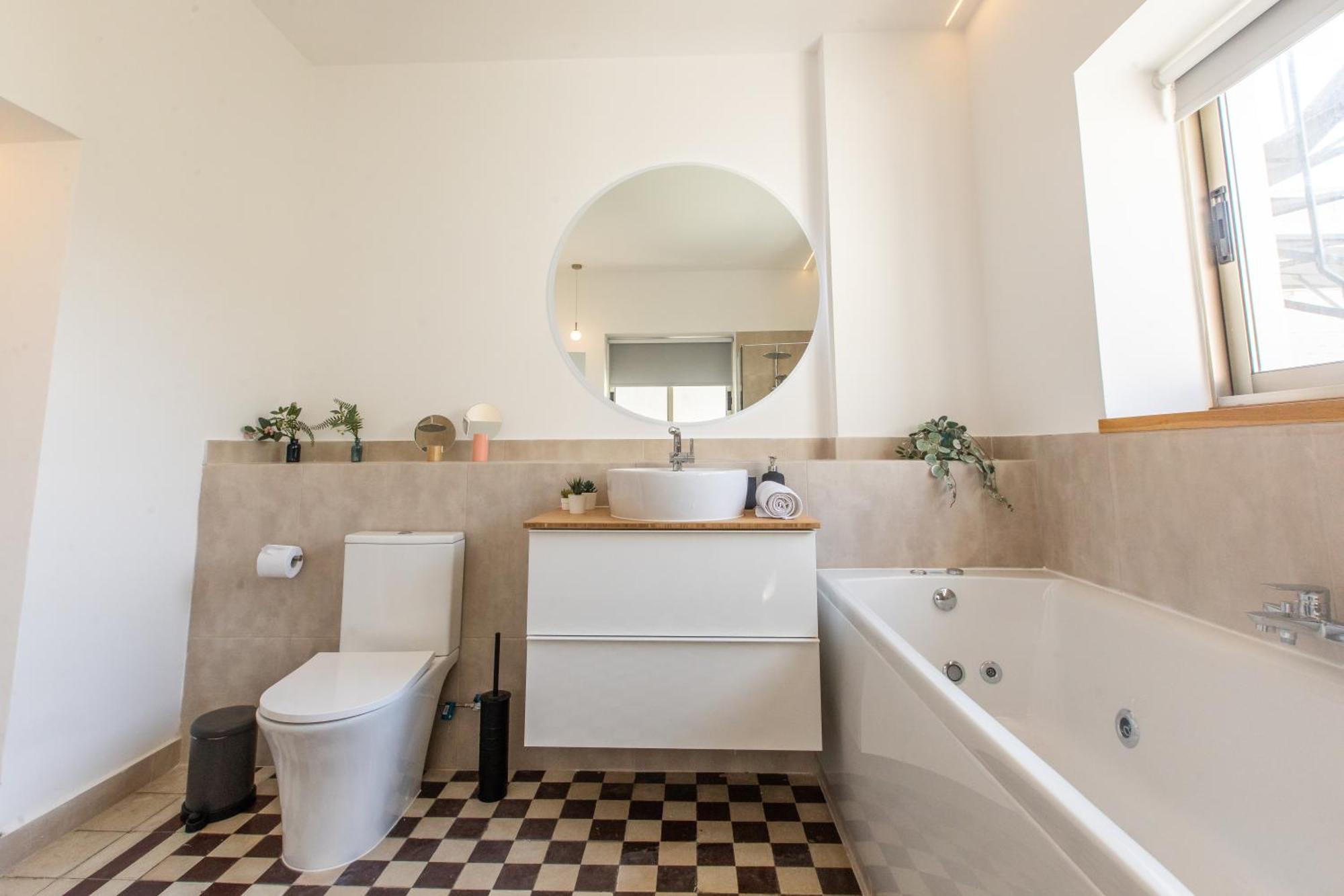 - Unique Staying In Centre 2* Pafos