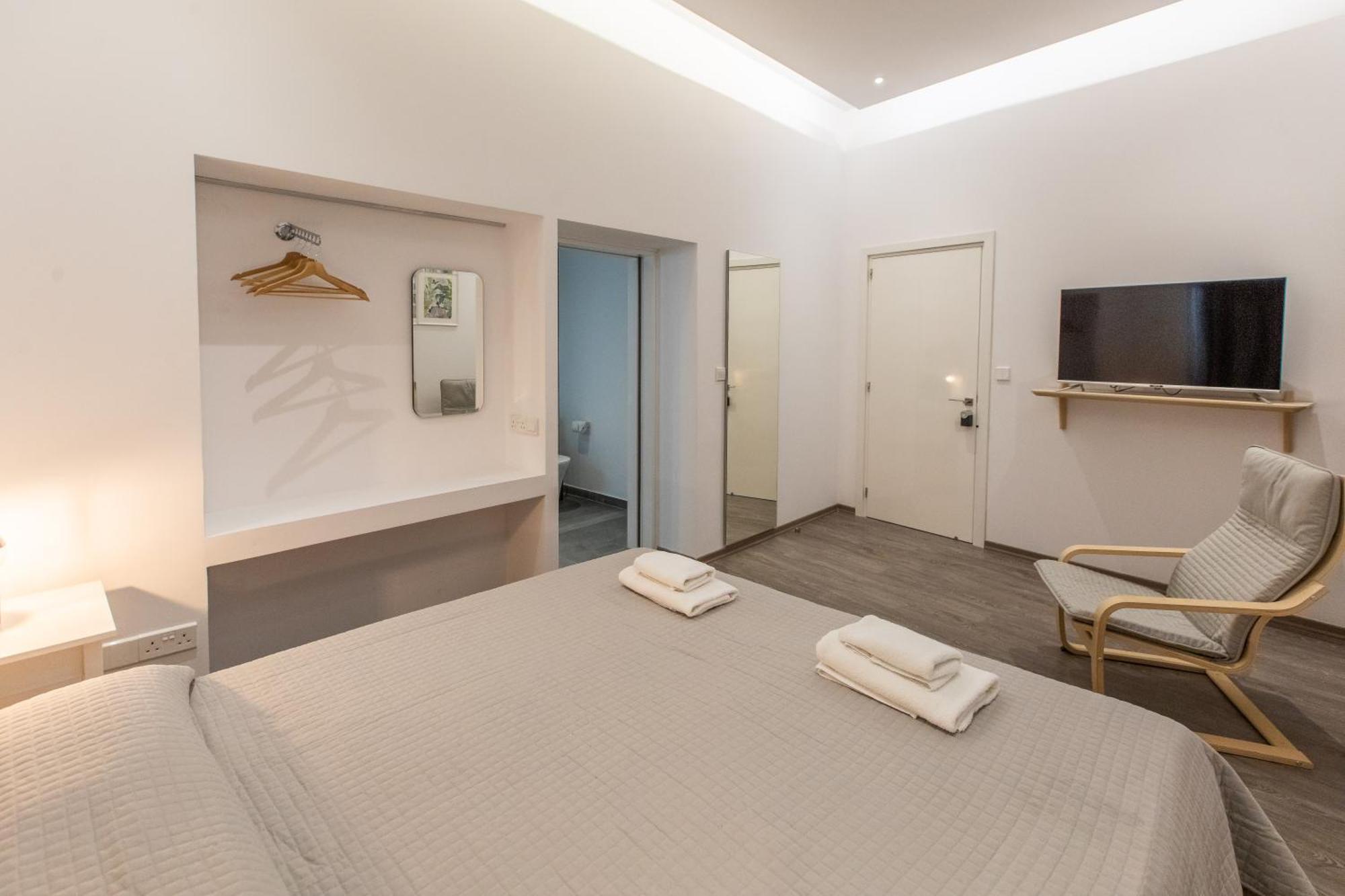 - Unique Staying In Centre Hotel apartamentowy Pafos